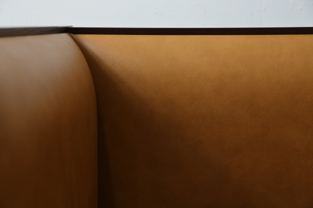 中古　美品　Cassinaixc.(カッシーナイクスシー)　PHILIPPE HUREL(フィリップ・ユーレル)　インウッド(INWOOD)　FZZランク　洗練された佇まいの1人掛けソファ　定価約60万円　(R-068489)