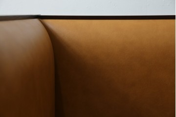 中古　美品　Cassinaixc.(カッシーナイクスシー)　PHILIPPE HUREL(フィリップ・ユーレル)　インウッド(INWOOD)　FZZランク　洗練された佇まいの1人掛けソファ　定価約60万円　(R-068489)