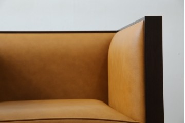 中古　美品　Cassinaixc.(カッシーナイクスシー)　PHILIPPE HUREL(フィリップ・ユーレル)　インウッド(INWOOD)　FZZランク　洗練された佇まいの1人掛けソファ　定価約60万円　(R-068489)