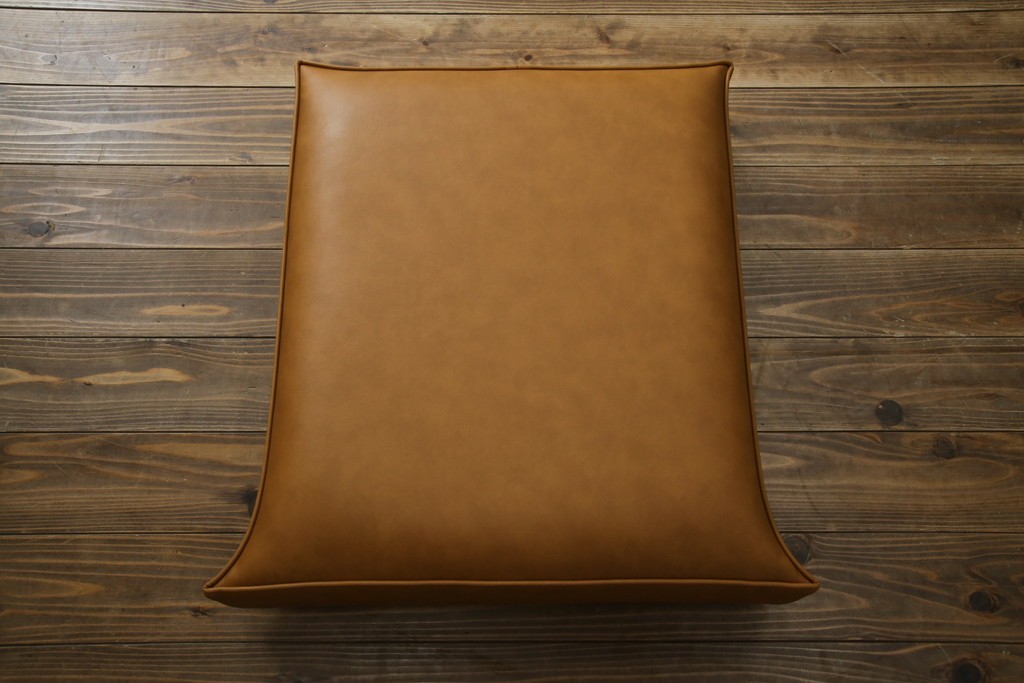 中古　美品　Cassinaixc.(カッシーナイクスシー)　PHILIPPE HUREL(フィリップ・ユーレル)　インウッド(INWOOD)　FZZランク　洗練された佇まいの1人掛けソファ　定価約60万円　(R-068489)