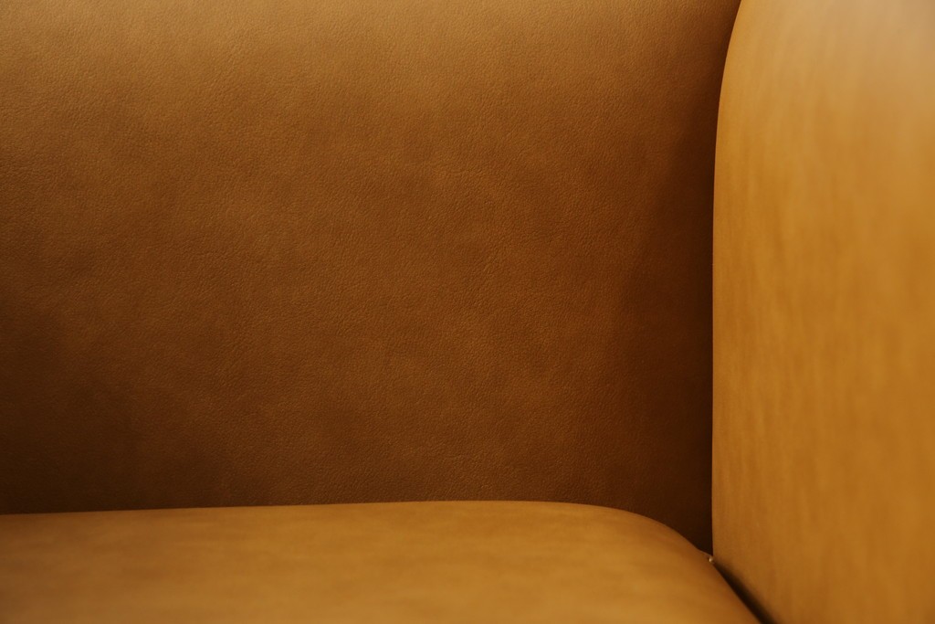 中古　美品　Cassinaixc.(カッシーナイクスシー)　PHILIPPE HUREL(フィリップ・ユーレル)　インウッド(INWOOD)　FZZランク　洗練された佇まいの1人掛けソファ　定価約60万円　(R-068489)