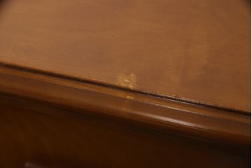 中古　国会議事堂納品の高級家具メーカー　徳田家具　特徴的な脚のデザインが目を引くクラシカルなスツール付きドレッサー(デスク、ライティングビューロー、在宅用、在宅ワーク用、チェア、椅子、イス)(R-068490)