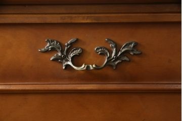 中古　国会議事堂納品の高級家具メーカー　徳田家具　特徴的な脚のデザインが目を引くクラシカルなスツール付きドレッサー(デスク、ライティングビューロー、在宅用、在宅ワーク用、チェア、椅子、イス)(R-068490)