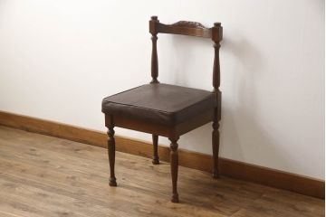 中古　国会議事堂納品の高級家具メーカー　徳田家具　特徴的な脚のデザインが目を引くクラシカルなスツール付きドレッサー(デスク、ライティングビューロー、在宅用、在宅ワーク用、チェア、椅子、イス)(R-068490)