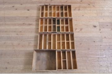 和製アンティーク　小物整理に便利!引き出し29杯の小振りな薬箪笥(収納箪笥、和タンス、百目箪笥、店舗什器、引き出し)(R-068493)
