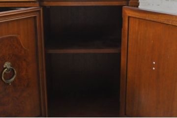中古　DREXEL HERITAGE(ドレクセルヘリテイジ)　FRANCESCA(フランチェスカ)シリーズ　エレガントな佇まいが魅力のクリデンザ(クレデンザ、サイドボード、収納棚)(定価約86万円)(R-068501)