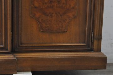 中古　DREXEL HERITAGE(ドレクセルヘリテイジ)　FRANCESCA(フランチェスカ)シリーズ　エレガントな佇まいが魅力のクリデンザ(クレデンザ、サイドボード、収納棚)(定価約86万円)(R-068501)
