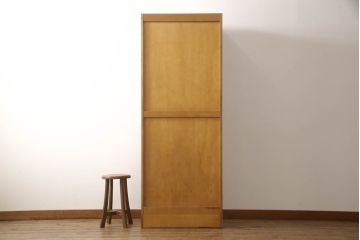 中古　美品　横浜クラシック家具　ダニエル(daniel)　温もりを感じる色合いとクラシカルな佇まいが魅力のブックケース(本箱、収納棚、キャビネット、飾り棚)(R-068502)