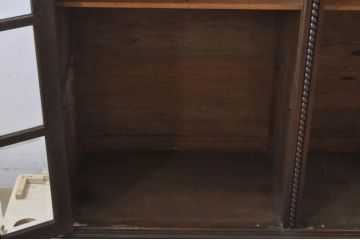 和製アンティーク　神戸洋家具　ボールフット　クラシカルな雰囲気漂うサイドボード(サイドキャビネット、ブックケース、収納棚、戸棚、飾り棚、本箱)(R-068503)