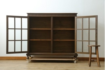 和製アンティーク　神戸洋家具　ボールフット　クラシカルな雰囲気漂うサイドボード　(R-068503)