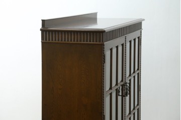 和製アンティーク　神戸洋家具　ボールフット　クラシカルな雰囲気漂うサイドボード　(R-068503)