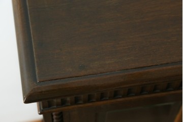 和製アンティーク　神戸洋家具　ボールフット　クラシカルな雰囲気漂うサイドボード　(R-068503)