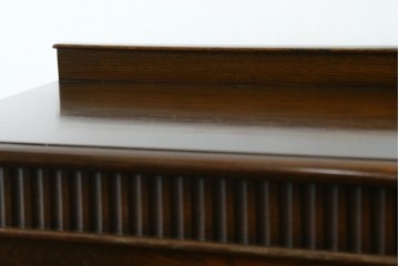 和製アンティーク　神戸洋家具　ボールフット　クラシカルな雰囲気漂うサイドボード　(R-068503)