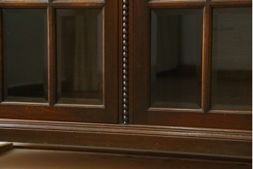 和製アンティーク　神戸洋家具　ボールフット　クラシカルな雰囲気漂うサイドボード　(R-068503)