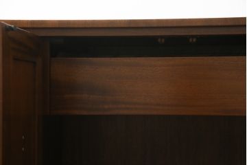 中古　DREXEL HERITAGE(ドレクセルヘリテイジ)　FRANCESCA(フランチェスカ)　マホガニー材　クラシカルな佇まいが美しいサイドボード(クレデンザ、クリデンザ、収納棚、戸棚、サイドキャビネット)(R-068504)