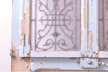 海外アンティーク　ペイント仕上げ限定　品格のあるデザインのアイアンフェンス入りドア1枚(建具、木製扉)(R-068510)