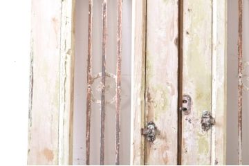 海外アンティーク　ペイント仕上げ限定　パイン材　アイアンフェンス入りの両開きドア1対2枚セット(建具、木製扉)(R-068512)