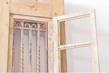 海外アンティーク　パイン材　小洒落たデザインのアイアンフェンス入り両開きドア1対2枚セット(建具、木製扉)(R-068513)