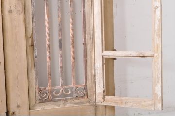 海外アンティーク　パイン材　小洒落たデザインのアイアンフェンス入り両開きドア1対2枚セット(建具、木製扉)(R-068513)