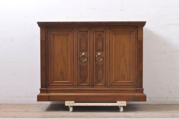 中古　美品　DREXEL HERITAGE(ドレクセルヘリテイジ)　FRANCESCA(フランチェスカ)シリーズ　拡張式の天板が付いたサイドボード(サーバー、カウンター、収納棚)(R-068520)