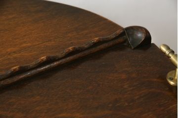 イギリスアンティーク　オーク材　バタフライ天板付き　特徴的なデザインとクラシカルな佇まいが魅力的なキャスターワゴンテーブル(トロリー、サイドテーブル、キッチンワゴン、バタフライトロリー、英国)(R-068526)