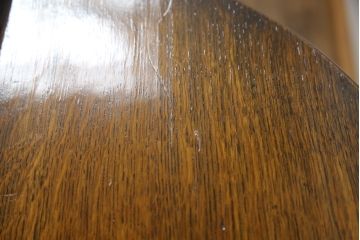 イギリスアンティーク　オーク材　バタフライ天板付き　特徴的なデザインとクラシカルな佇まいが魅力的なキャスターワゴンテーブル(トロリー、サイドテーブル、キッチンワゴン、バタフライトロリー、英国)(R-068526)