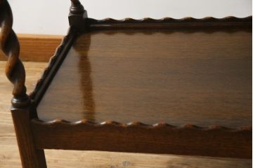 イギリスアンティーク　オーク材　バタフライ天板付き　特徴的なデザインとクラシカルな佇まいが魅力的なキャスターワゴンテーブル(トロリー、サイドテーブル、キッチンワゴン、バタフライトロリー、英国)(R-068526)