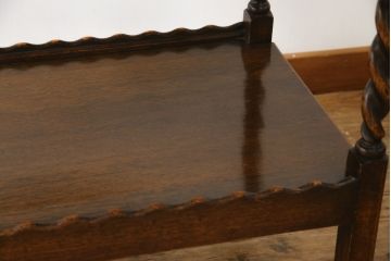 イギリスアンティーク　オーク材　バタフライ天板付き　特徴的なデザインとクラシカルな佇まいが魅力的なキャスターワゴンテーブル(トロリー、サイドテーブル、キッチンワゴン、バタフライトロリー、英国)(R-068526)