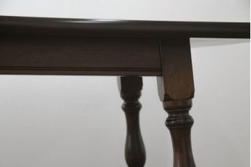 和製ビンテージ　松本民芸家具　F型食卓　クラシカルな脚のデザインが目を引くダイニングテーブル(作業台、食卓、2人掛け、4人掛け、二人掛け、四人掛け、ヴィンテージ)(定価約29万7千円)(R-068529)