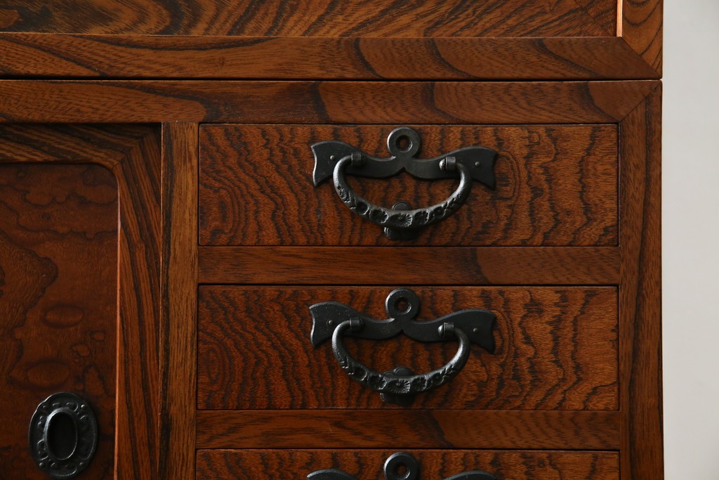 中古　岩谷堂箪笥　上質な和の空間づくりにおすすめな茶箪笥　定価約60万円　(R-068533)