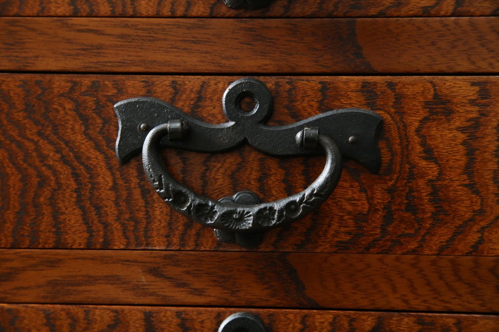 中古　岩谷堂箪笥　上質な和の空間づくりにおすすめな茶箪笥　定価約60万円　(R-068533)