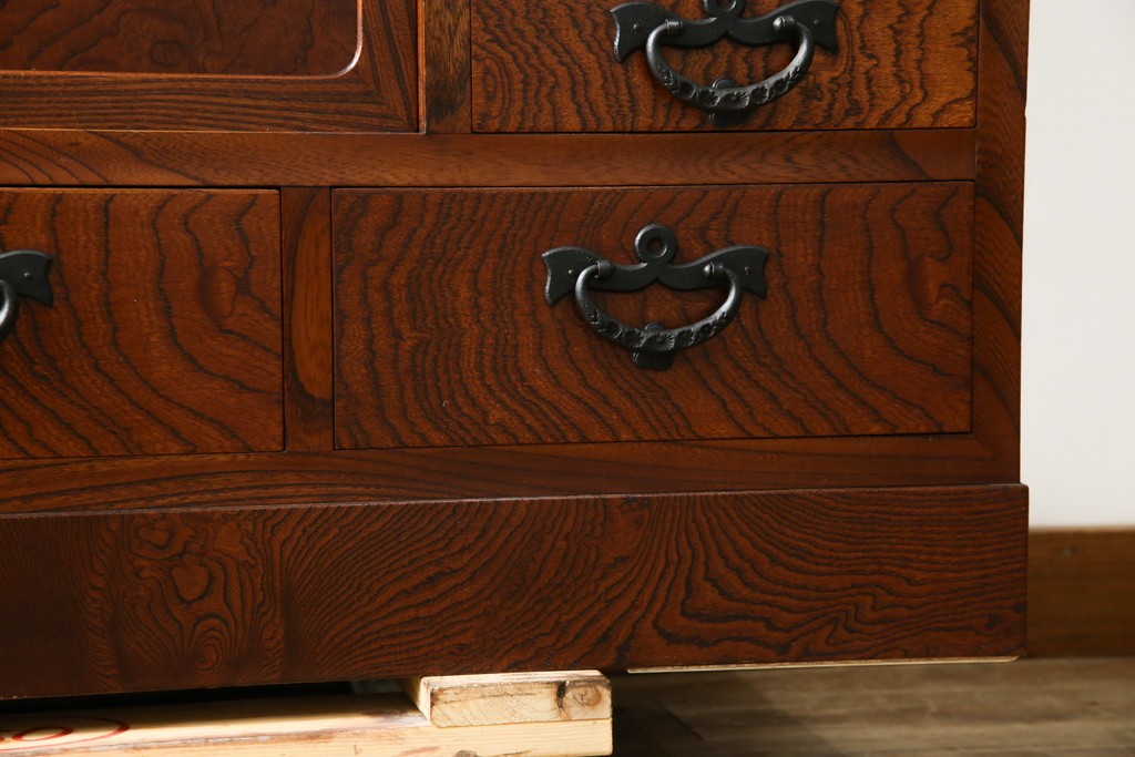 中古　岩谷堂箪笥　上質な和の空間づくりにおすすめな茶箪笥　定価約60万円　(R-068533)