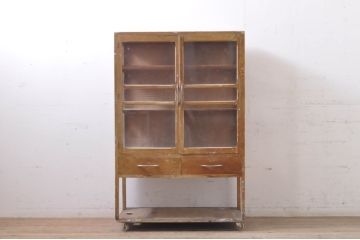 和製ビンテージ　昭和レトロ　ナチュラルテイストのお部屋におすすめな脚付きキャビネット(サイドボード、ガラスケース、Gケース、ショーケース、ケビント、収納棚、飾り棚、戸棚、ヴィンテージ)(R-068535)