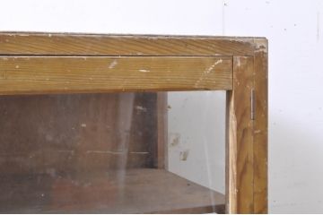 和製ビンテージ　昭和レトロ　ナチュラルテイストのお部屋におすすめな脚付きキャビネット(サイドボード、ガラスケース、Gケース、ショーケース、ケビント、収納棚、飾り棚、戸棚、ヴィンテージ)(R-068535)