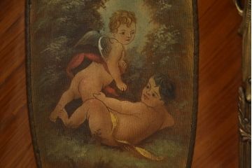 中古　高級品!!　マホガニー材　繊細な装飾と真鍮飾りが美しい大振りのキャビネット(キュリオケース、ガラスケース、ショーケース、飾り棚、陳列棚、Gケース、店舗什器)(R-068548)