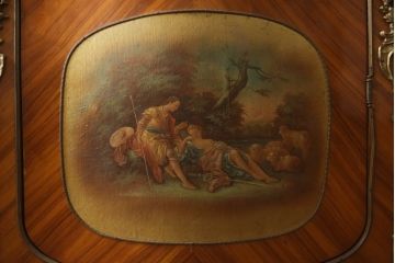 中古　高級品!!　マホガニー材　繊細な装飾と真鍮飾りが美しい大振りのキャビネット(キュリオケース、ガラスケース、ショーケース、飾り棚、陳列棚、Gケース、店舗什器)(R-068548)