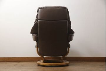 中古　美品　EKORNES(エコーネス)　本革(レザー)　オットマン付き　ストレスレス レノ クラシック(M)(アームチェア、リクライニングチェア、椅子、一人掛けソファ、1Pソファ)(定価約37万9千円)(R-068550)