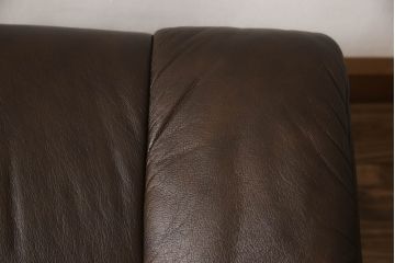 中古　美品　EKORNES(エコーネス)　本革(レザー)　オットマン付き　ストレスレス レノ クラシック(M)(アームチェア、リクライニングチェア、椅子、一人掛けソファ、1Pソファ)(定価約37万9千円)(R-068550)