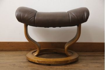 中古　美品　EKORNES(エコーネス)　本革(レザー)　オットマン付き　ストレスレス レノ クラシック(M)(アームチェア、リクライニングチェア、椅子、一人掛けソファ、1Pソファ)(定価約37万9千円)(R-068550)