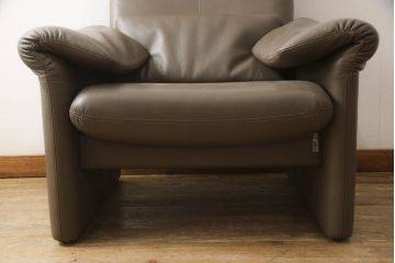 中古　ドイツ製　フランスベッド　erpo(エルポ)　MILANO(ミラノ)　牛革(本革、レザー)　機能性と快適な座り心地に優れたリクライニングシングルソファとオットマンのセット(1人掛け、1S、1P、ラバ、フットスツール、)(定価ソファとオットマンで約82万円)(R-068551)