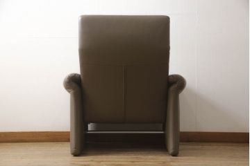 中古　ドイツ製　フランスベッド　erpo(エルポ)　MILANO(ミラノ)　牛革(本革、レザー)　機能性と快適な座り心地に優れたリクライニングシングルソファとオットマンのセット(1人掛け、1S、1P、ラバ、フットスツール、)(定価ソファとオットマンで約82万円)(R-068551)
