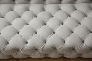 中古　3か月の短期使用　baxter(バクスター)　パオラ・ナヴォーネ(PAOLA NAVONE)デザイン　チェスタームーンソファ(CHESTER MOON SOFA)　洗練されたエレガントなデザインが魅力の2人掛けソファ(二人掛け、2P)(定価約446万円)(R-068552)