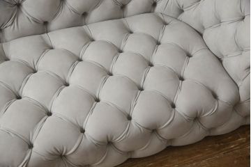 中古　3か月の短期使用　baxter(バクスター)　パオラ・ナヴォーネ(PAOLA NAVONE)デザイン　チェスタームーンソファ(CHESTER MOON SOFA)　洗練されたエレガントなデザインが魅力の2人掛けソファ(二人掛け、2P)(定価約446万円)(R-068552)
