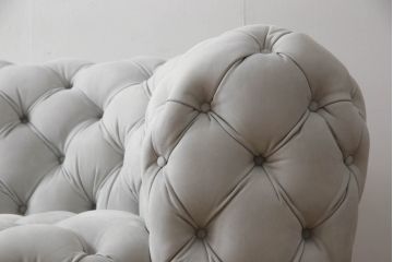 中古　3か月の短期使用　baxter(バクスター)　パオラ・ナヴォーネ(PAOLA NAVONE)デザイン　チェスタームーンソファ(CHESTER MOON SOFA)　洗練されたエレガントなデザインが魅力の2人掛けソファ(二人掛け、2P)(定価約446万円)(R-068552)
