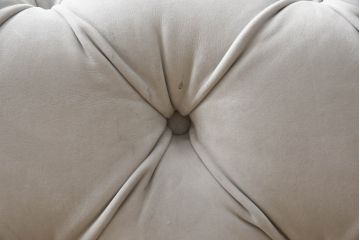 中古　3か月の短期使用　baxter(バクスター)　パオラ・ナヴォーネ(PAOLA NAVONE)デザイン　チェスタームーンソファ(CHESTER MOON SOFA)　洗練されたエレガントなデザインが魅力の2人掛けソファ(二人掛け、2P)(定価約446万円)(R-068552)