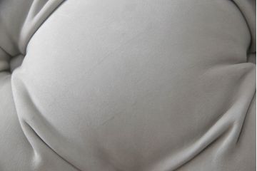 中古　3か月の短期使用　baxter(バクスター)　パオラ・ナヴォーネ(PAOLA NAVONE)デザイン　チェスタームーンソファ(CHESTER MOON SOFA)　洗練されたエレガントなデザインが魅力の2人掛けソファ(二人掛け、2P)(定価約446万円)(R-068552)