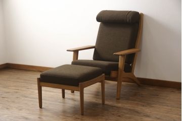 デンマークビンテージ　美品　GETAMA(ゲタマ)　Hans J Wegner(ハンス・J・ウェグナー)　GE290A　オーク材　くつろぎの空間を演出するアームチェアとオットマンのセット(椅子、イス、1P、一人掛けソファ、1人掛けソファ、フットスツール、ヴィンテージ、北欧)(R-068558)