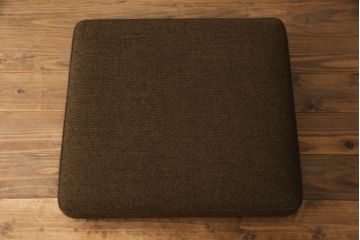 デンマークビンテージ　美品　GETAMA(ゲタマ)　Hans J Wegner(ハンス・J・ウェグナー)　GE290A　オーク材　くつろぎの空間を演出するアームチェアとオットマンのセット(椅子、イス、1P、一人掛けソファ、1人掛けソファ、フットスツール、ヴィンテージ、北欧)(R-068558)