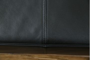 中古　美品　本革(レザー)　Cassina(カッシーナ)　Le Corbusier(ル・コルビュジエ)　LC5　シンプルモダンなデザインが素敵な3人掛けソファ(3Pソファ、三人掛け)(定価約174万円)(R-068572)