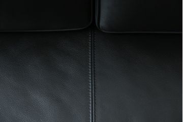 中古　美品　本革(レザー)　Cassina(カッシーナ)　Le Corbusier(ル・コルビュジエ)　LC5　シンプルモダンなデザインが素敵な3人掛けソファ(3Pソファ、三人掛け)(定価約174万円)(R-068572)